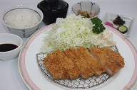 とんかつ定食　1600円