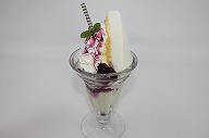 大人の贅沢パフェ 750円